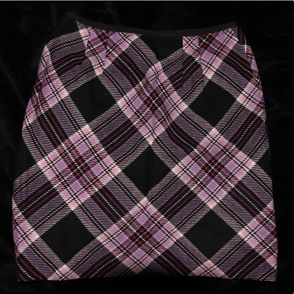 Plaid/Tartan Skirt - Picture 2 of 5